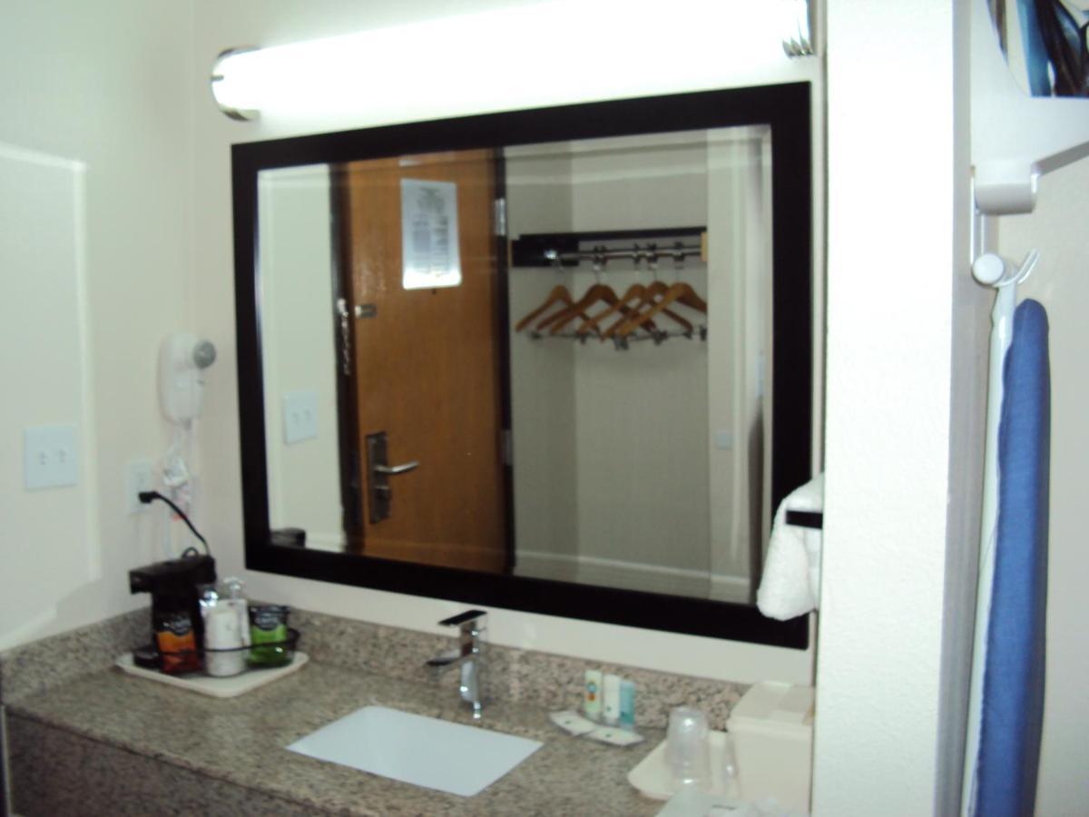 Quality Inn Carbondale University Area Exteriör bild