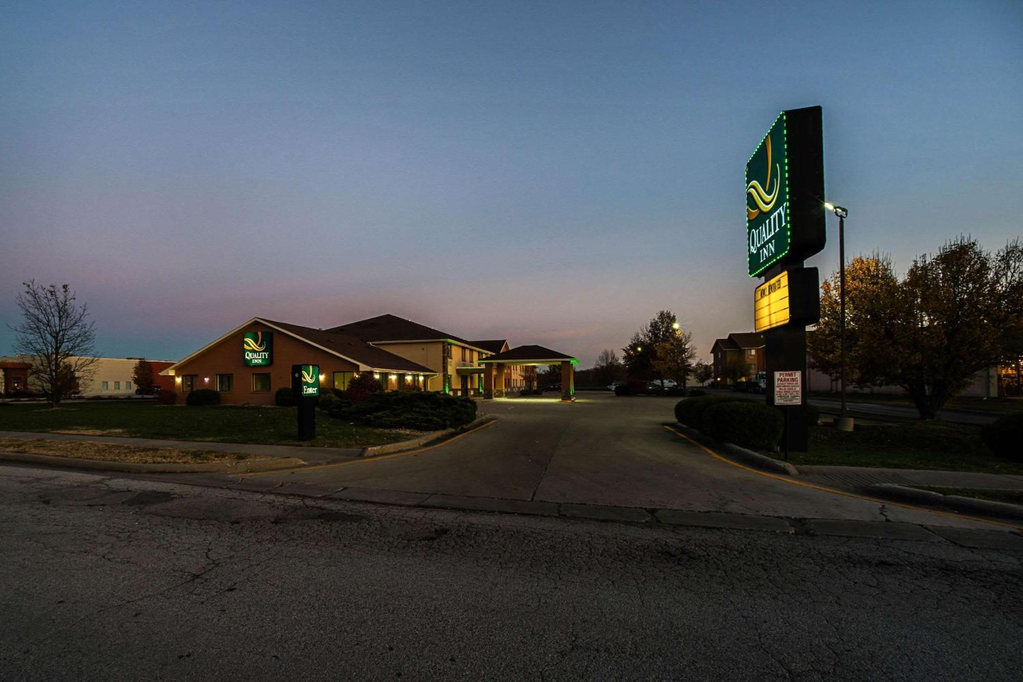 Quality Inn Carbondale University Area Exteriör bild