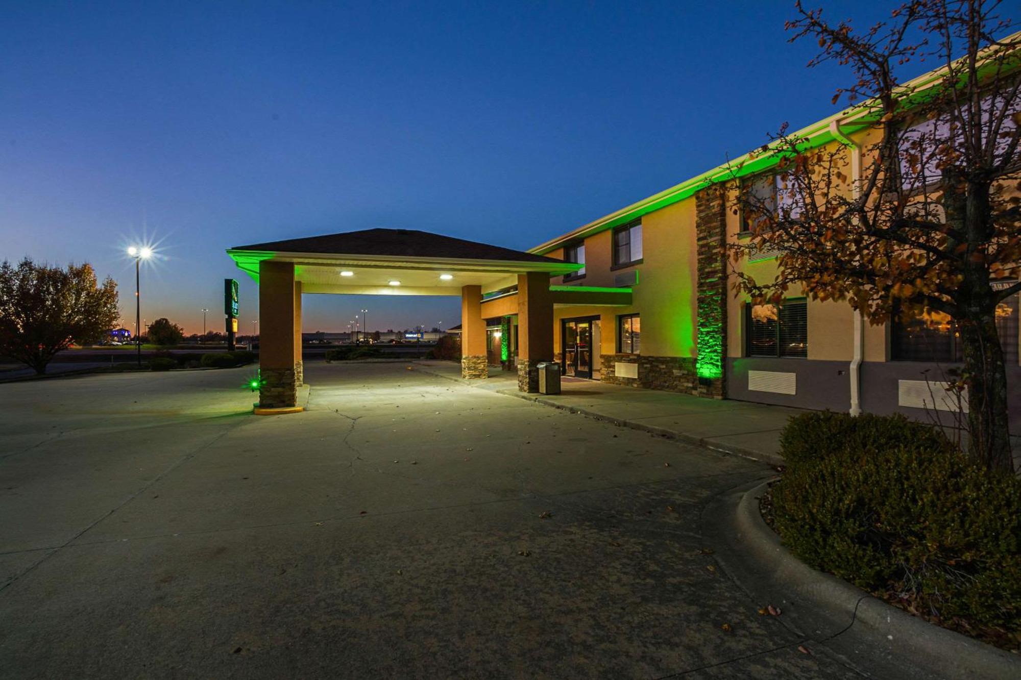 Quality Inn Carbondale University Area Exteriör bild